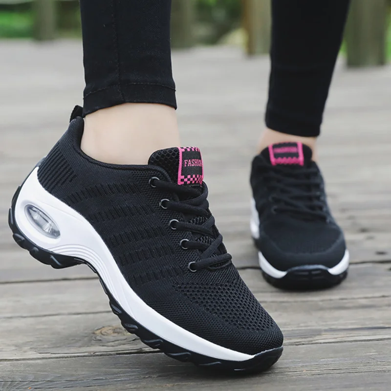 Женские кроссовки на платформе, дышащая спортивная обувь для бега на открытом воздухе, Летние кроссовки для ходьбы, бег трусцой, сетчатая женская вулканизированная обувь