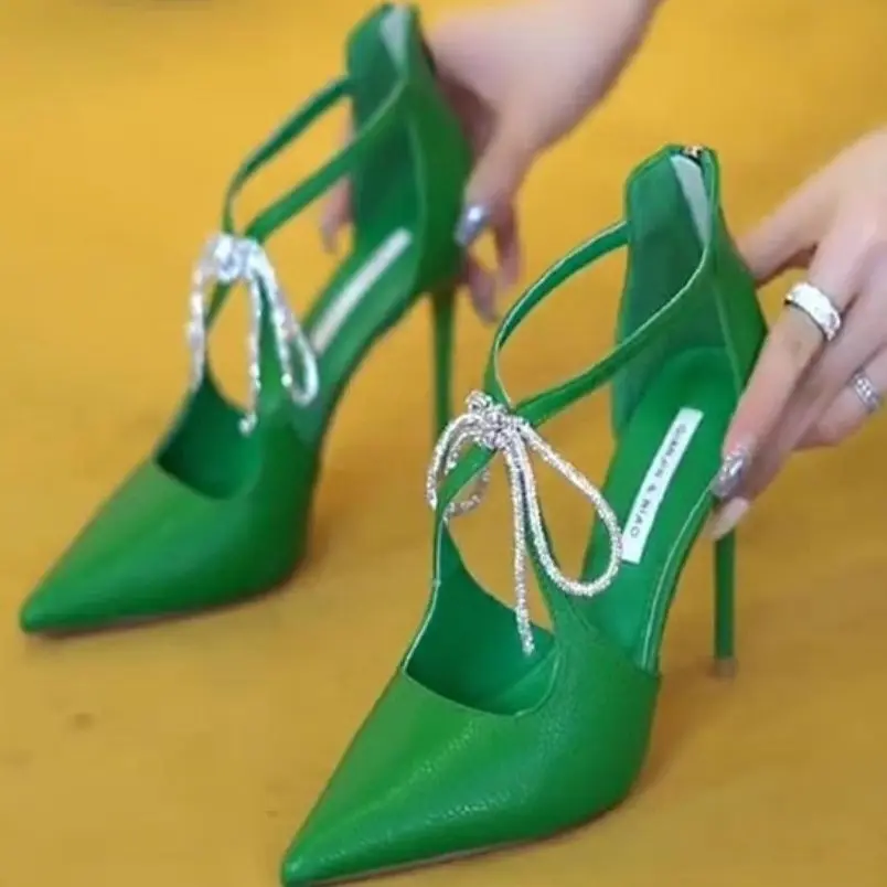 Женские босоножки с острым носком и перекрестным ремешком на тонких высоких каблуках, летние туфли на шпильке, свадебные туфли с перекрестной пряжкой на носке большого размера