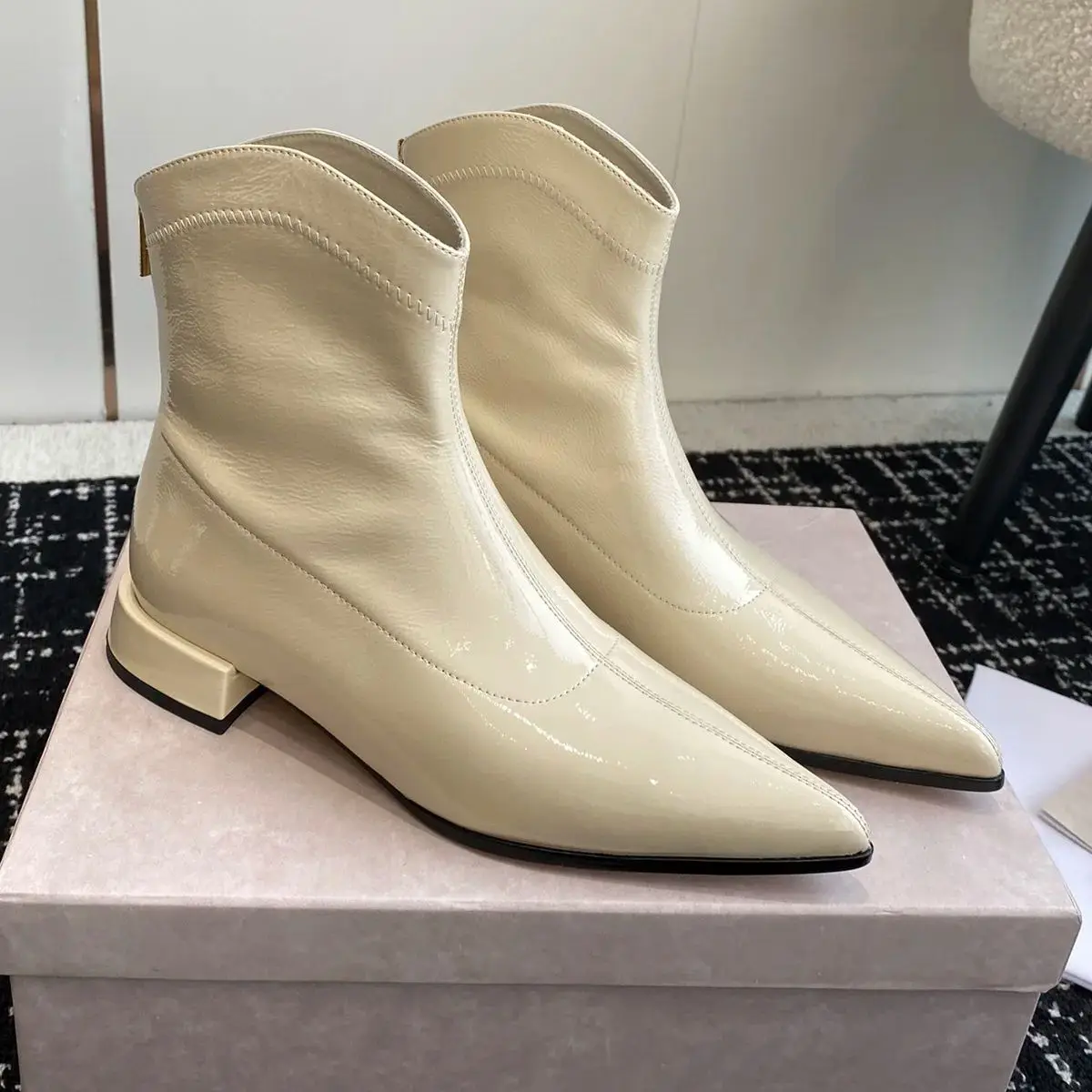 Женские ботинки элитных брендов J * C *, короткие ботинки на молнии, высококачественные кожаные туфли на плоской подошве, чисто белая модная обувь в простом стиле.