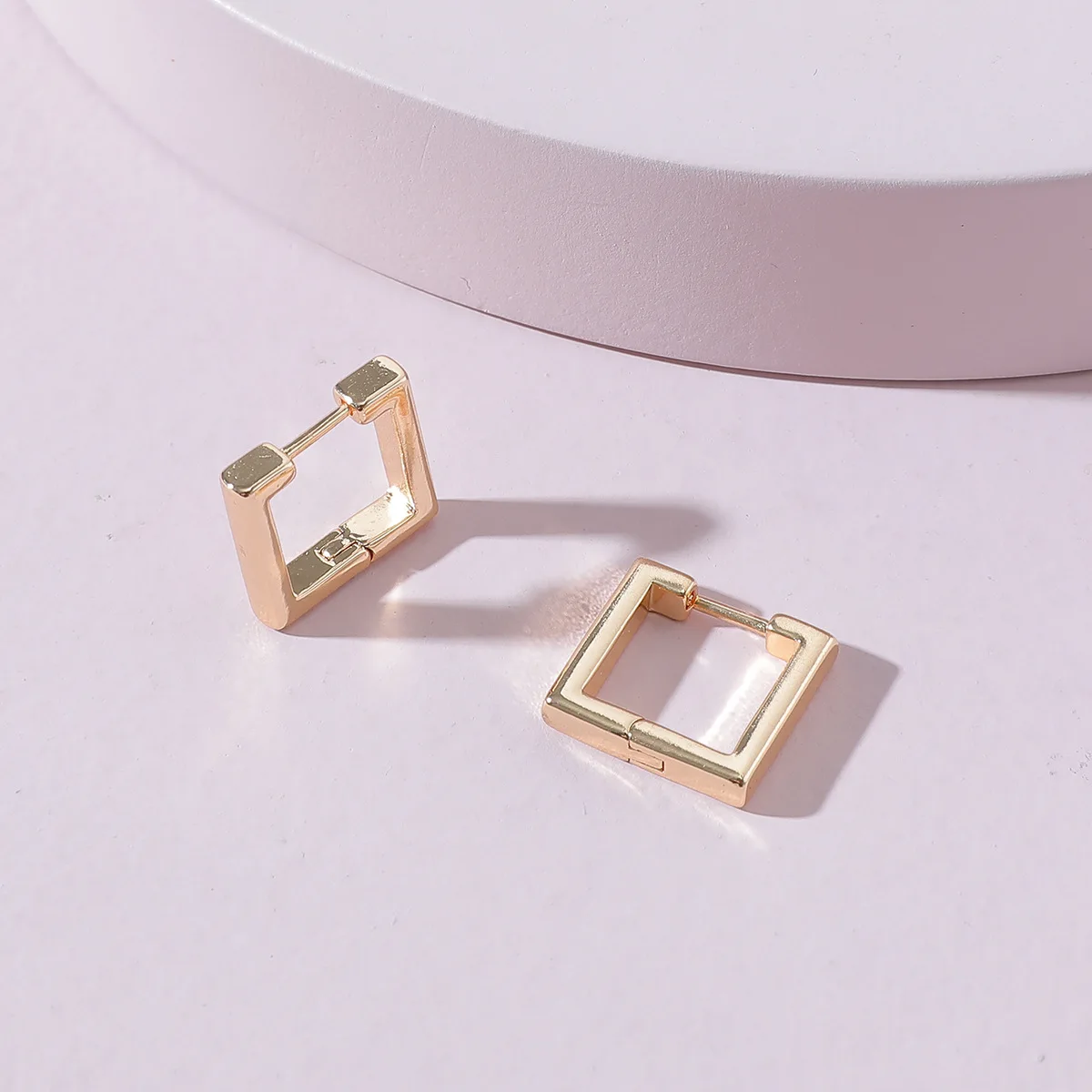 Женский простой дизайн, золотые медные геометрические Маленькие серьги-кольца, минималистичные серьги-обнимашки